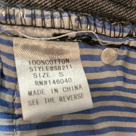 🌻HP🌻 Signature 8 | Distressed Jean Shorts. Medium. Boutique Brand. Nice Detail - Picture 7 of 7